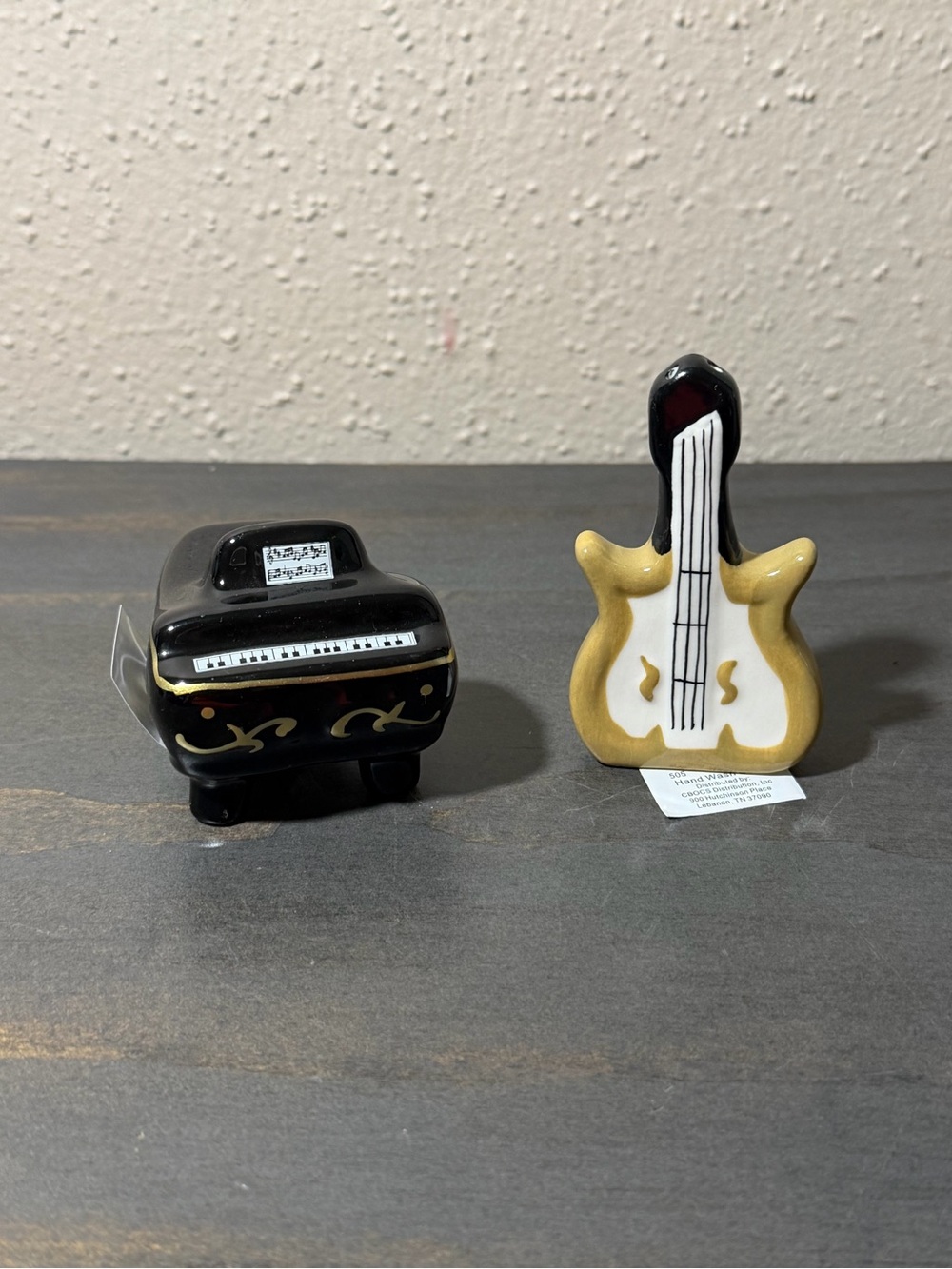 Cracker Barrel miniature salt and pepper shakers NWT